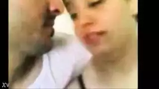 أميرة عربية تبلل وتصل للنشوة في غرفتها الخاصة