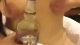 ثدي يتكشف بلصدفه