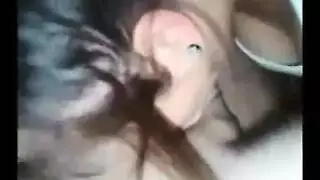 جماع سريع عام: شقراء تتعرض لضرب مهبلها في بورن الحديقة