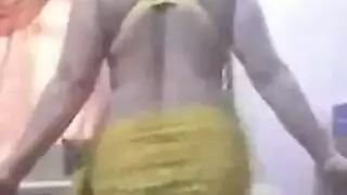 رقص منزلي إكس إكس إكس: مراهقة مصرية تكشف كل شيء