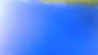 طلاب متسللون ينككون في حفرة أرضية منعزلة