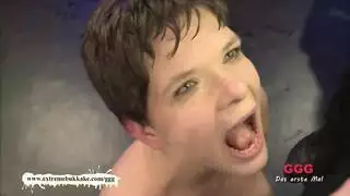 تريد أن تصبح نجمة: شاهد مورو تتعرض لجنس فموي عنيف